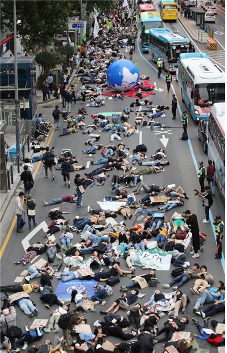 지난 9월 21일, 5천여명이 참석한 서울을 비롯해 전국 곳곳에서 기후위기비상행동 진행